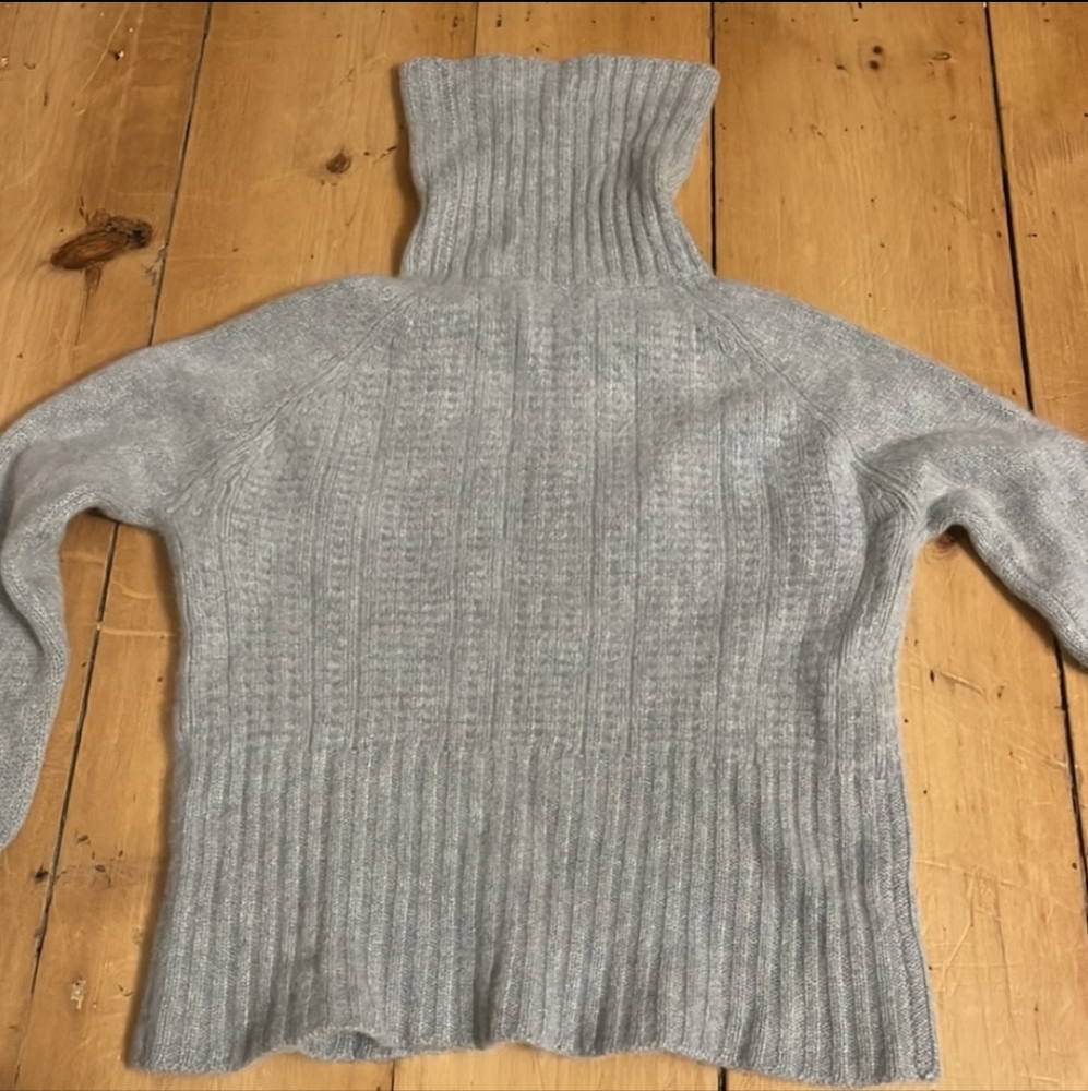 Cashmere sweater